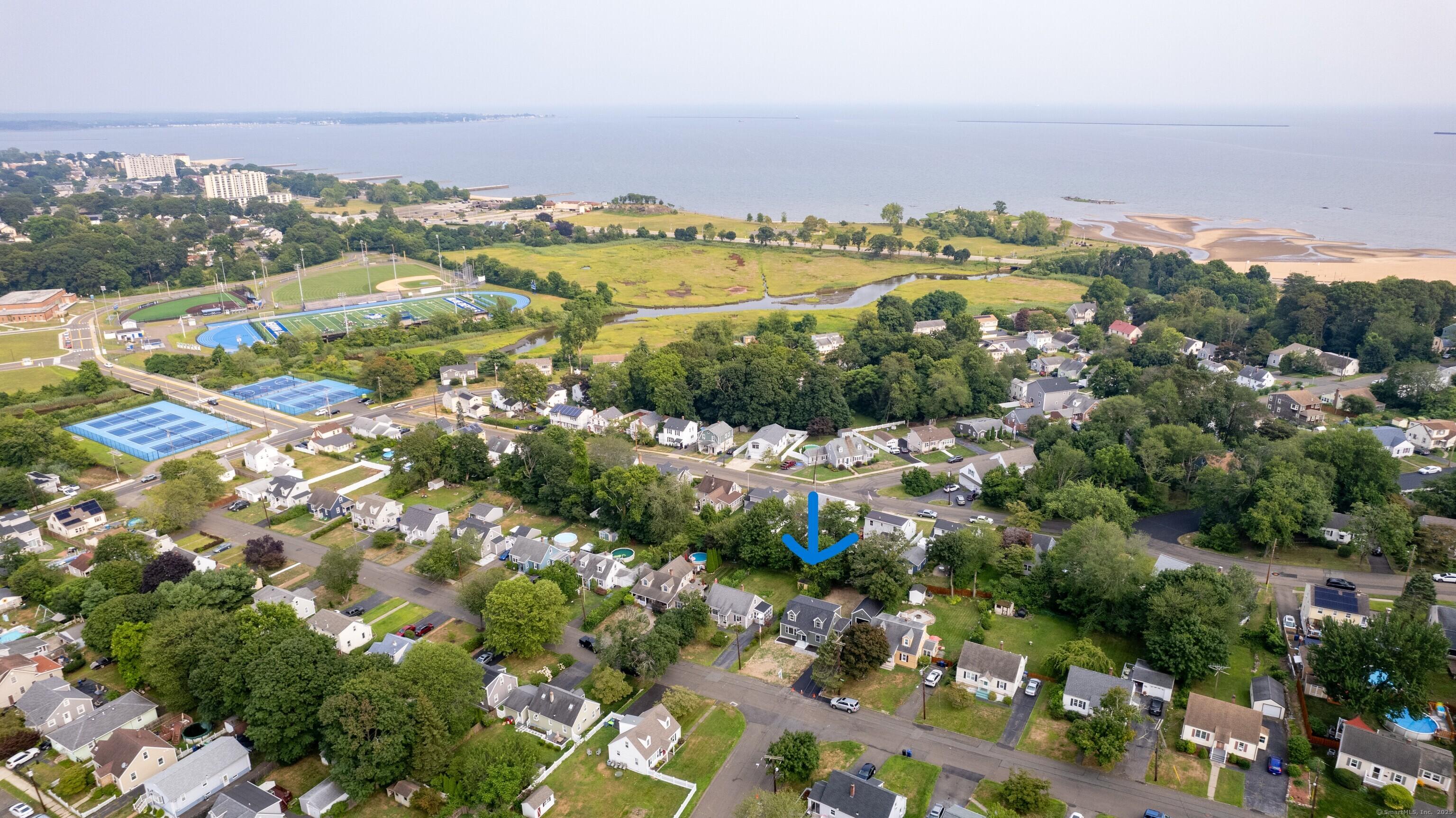 Image 4Aerial View: Close proximity to shore