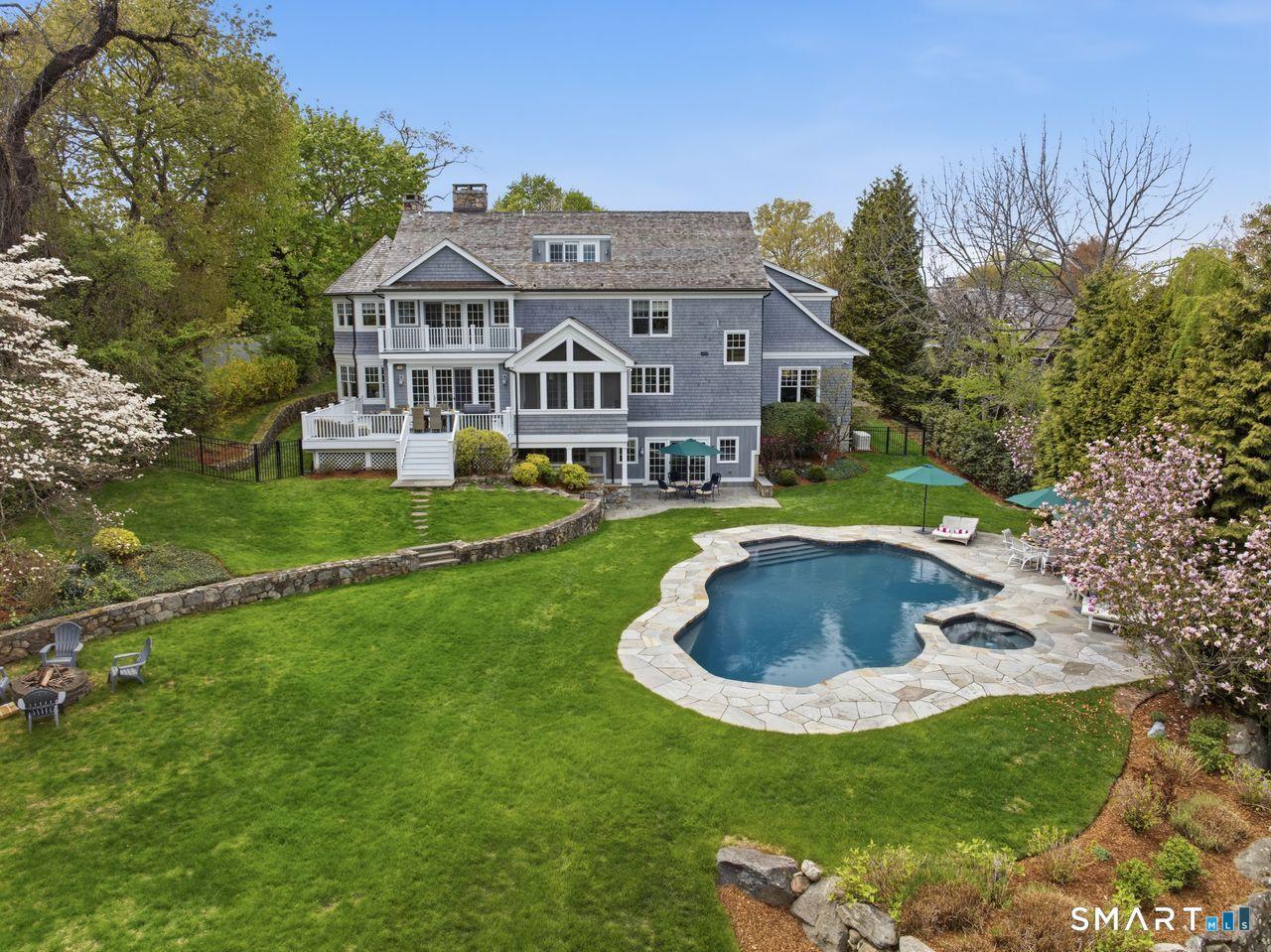 Image 3: Gorgeous secluded property on .92 acres with a gunite pool and spa
