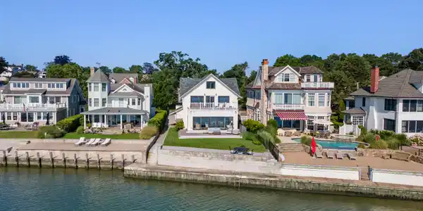 22 Ocean Drive North