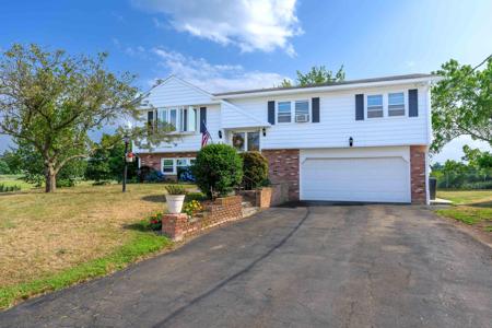 23 Meadow View Road