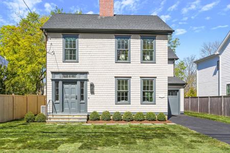 208 Compo Road South