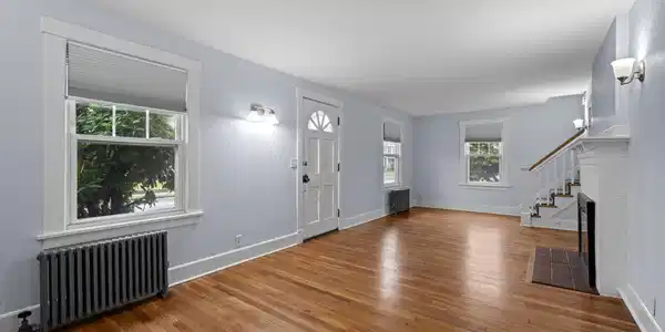 Image 4Living Room