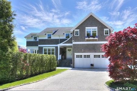 312 Compo Road South