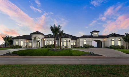 44 La Buena Vida Drive