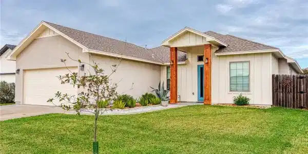 2110 Oak Creek Cove
