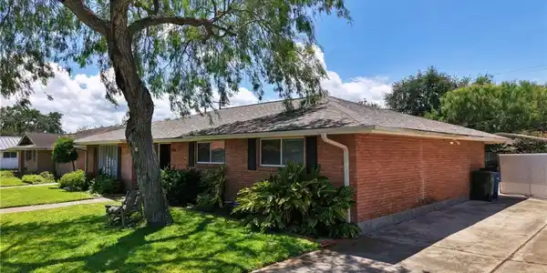 734 Bradshaw Drive