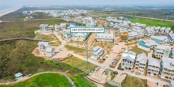 184 Shoregrass Loop
