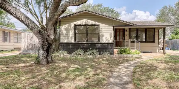 942 Delaine Drive