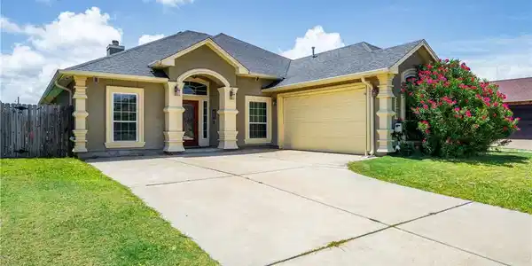 2321 Louisville Drive