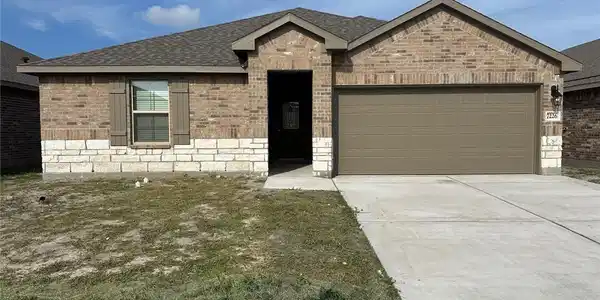 7226 Cattlemen Drive