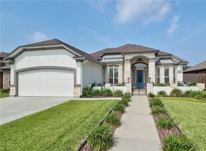 404 Long Point Drive
