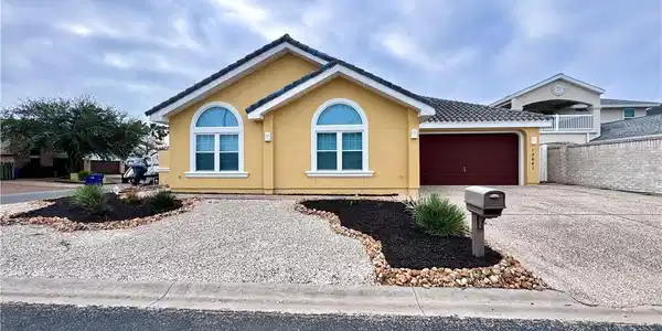 13641 Camino De Oro