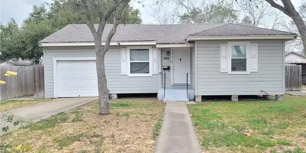 3934 Redwood Street