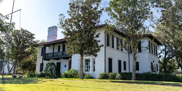 1717 Ocean Drive