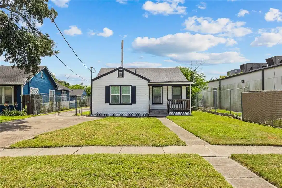 Image 1: Front Porch, Sidewalks, Convenient Location