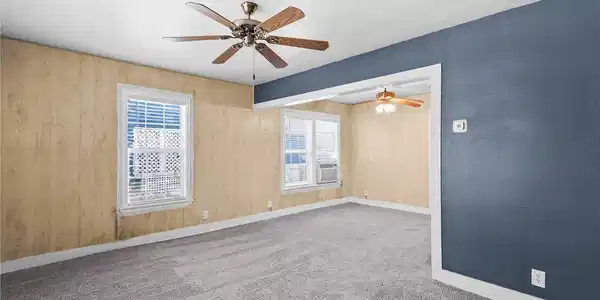 Image 4: Living Room