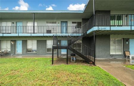 3233 S Staples Street