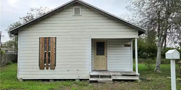 3237 Eisenhower Street