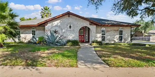5050 Moultrie