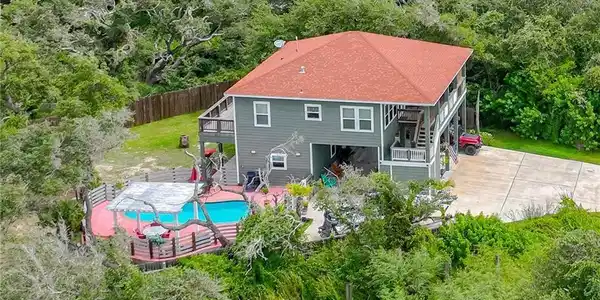 21 Bahama Street S