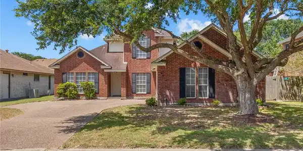 Image 2: Curb Appeal