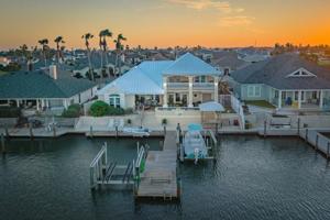 104 Dolphin Court
