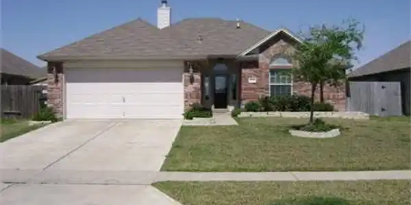 7225 Lindenwood Drive