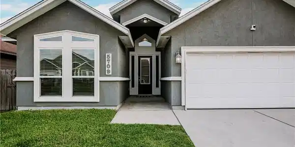5709 Bella Di Giorno Drive