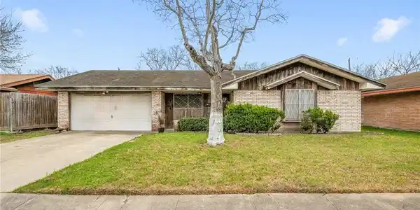 1114 Bradshaw Drive