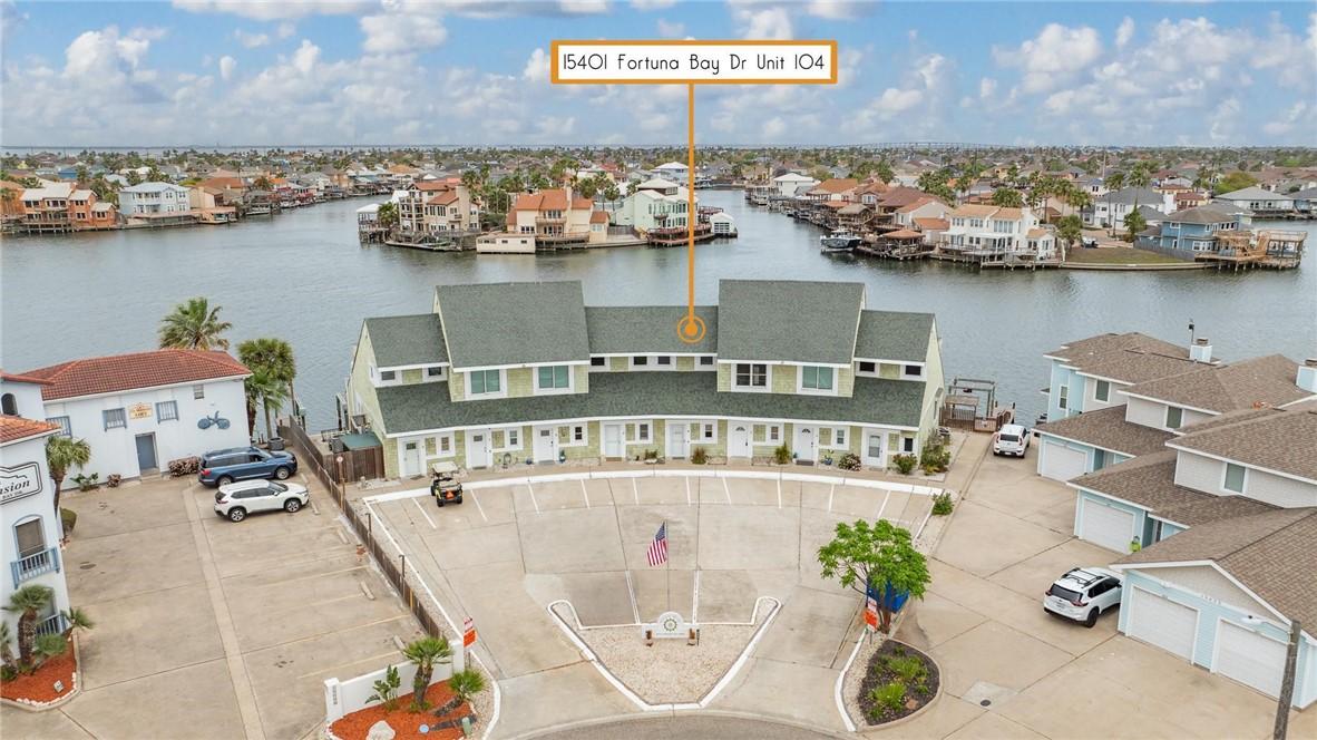 Image 2: WIDE WIDE WATER views!!!