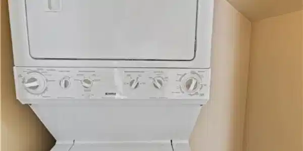 Image 4: Washer/Dryer will convey for your convenience