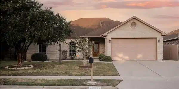 2802 Yeager Drive