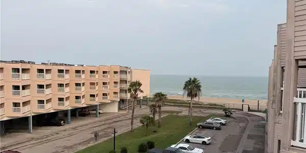 3938 Surfside Boulevard