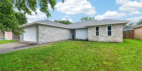 2814 Erie Drive