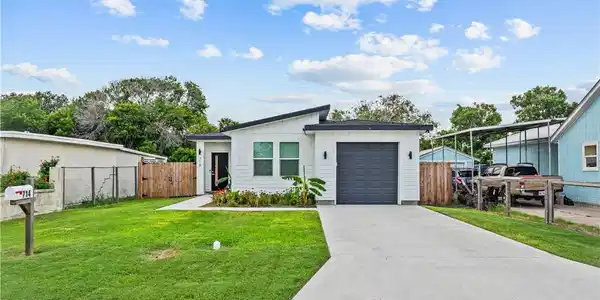 714 Military Drive