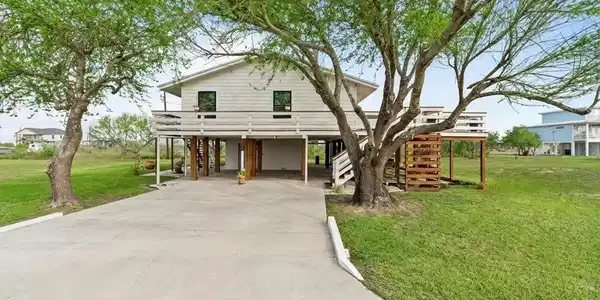 341 W Misty Oak