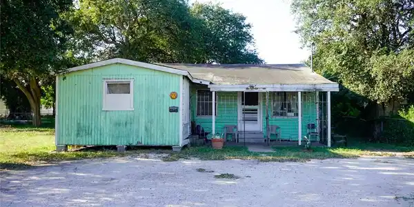 2613 Mary Street