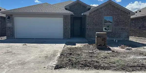 7305 Cattlemen Drive