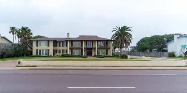 5201 Ocean Drive