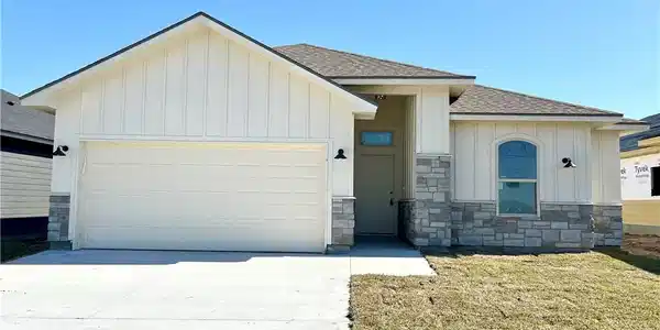 3622 Perry Lane