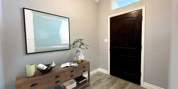 Image 3: Entryway