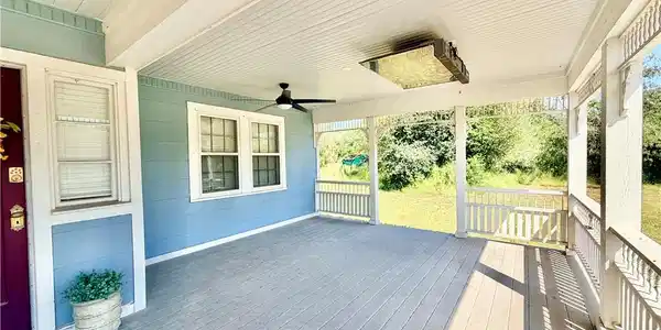 Image 3: Covered porch
