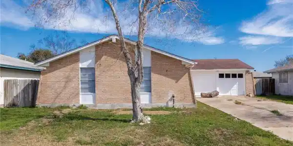 7438 Whisper Wind Street