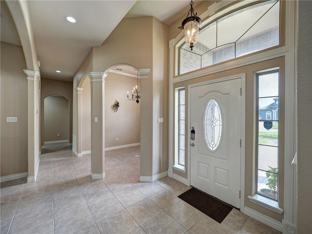 Image 4: Entrance