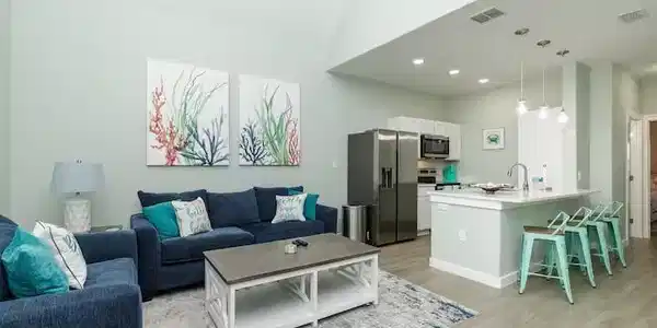 Image 4: Living Room