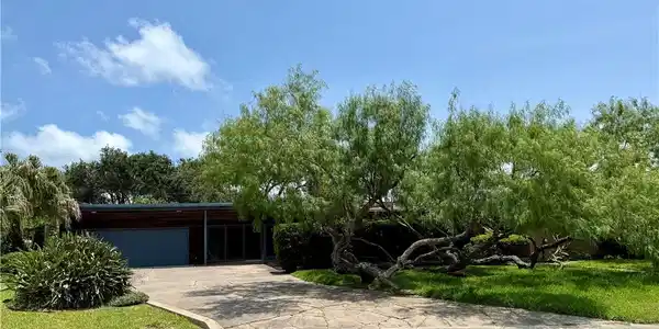 217 Baycliff Drive