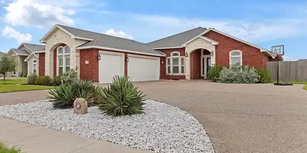 2573 Pacific View