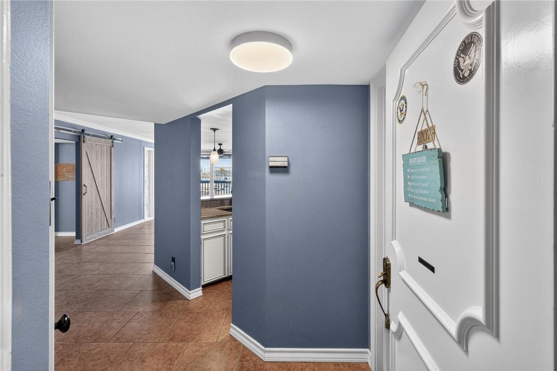 Image 3: Entry into Unit 107