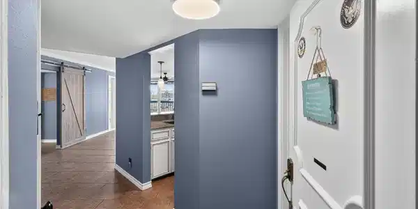 Image 3: Entry into Unit 107