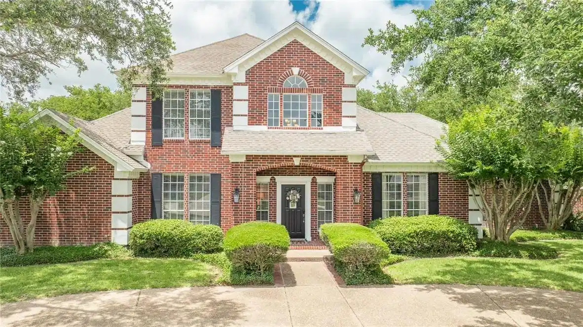 Image 1: WELCOME to 5918 Woodmere Drive!